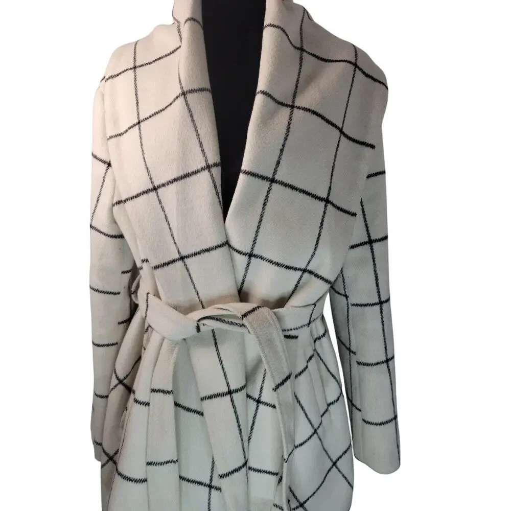 Chic White & Black Plaid Wrap Coat – Timeless Elegance Meets Modern Style - Picture 4 of 4